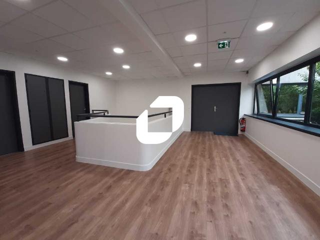 Bureau vente à Versailles, Plaisir