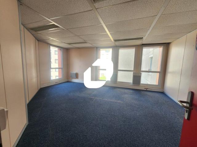 Bureau vente à Versailles, Montigny-le-bretonneux
