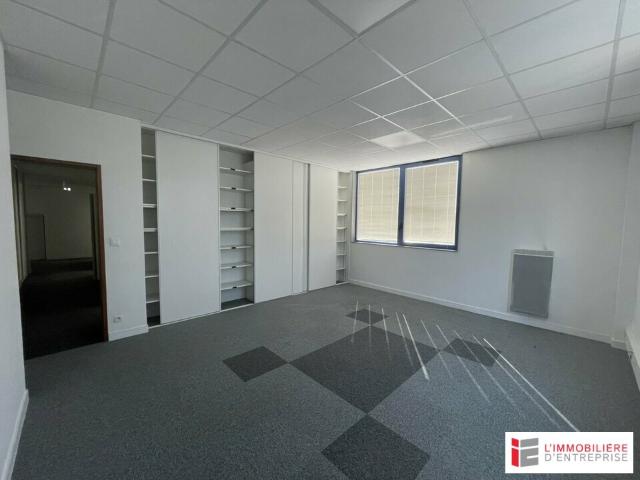 Bureau vente à Laroiseau, Vannes