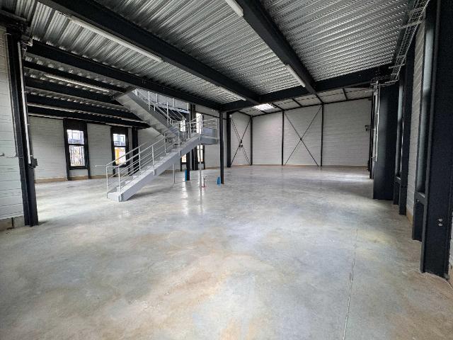 Local Commercial vente à Torcy, Serris