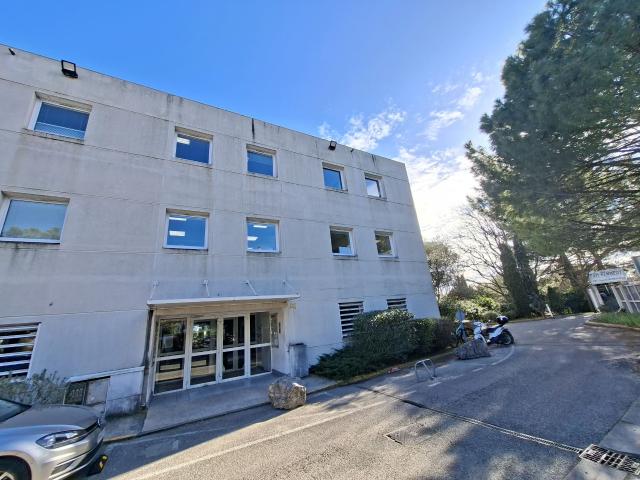 Bureau location à Nîmes