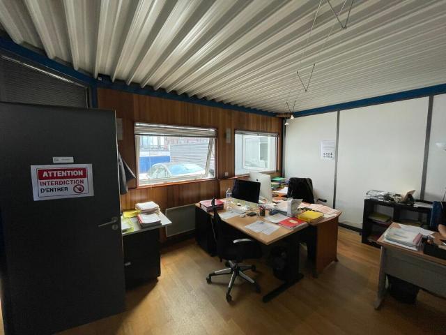 Local Commercial location à Saint-Denis, La Courneuve