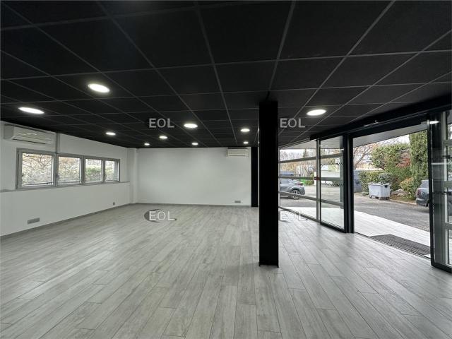 Local Commercial vente à Aix-en-Provence, Les Pennes-mirabeau
