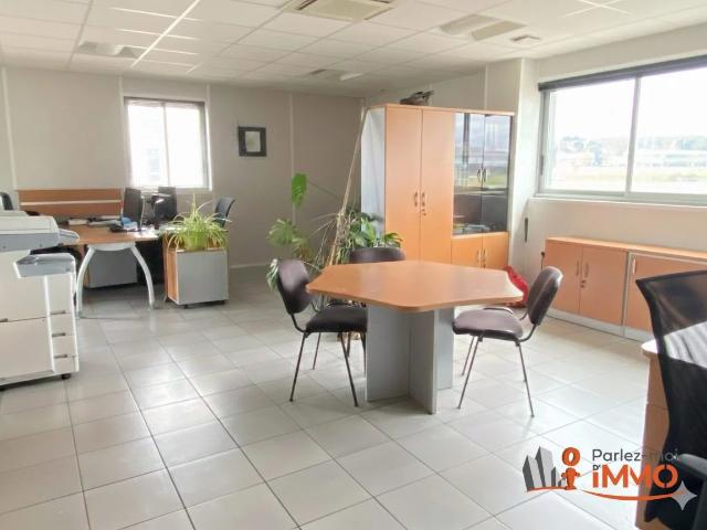 Bureau vente à La Tour-du-Pin, Vaulx-milieu