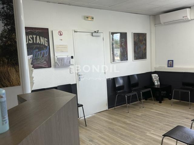 Bureau vente à Apt, Pertuis