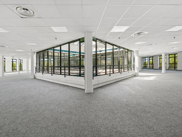 Bureau vente à Parc d'activités Bois Briard, Évry-Courcouronnes