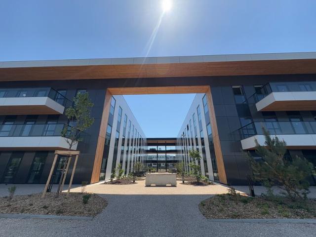 Bureau vente à Sous-Perret, Genas