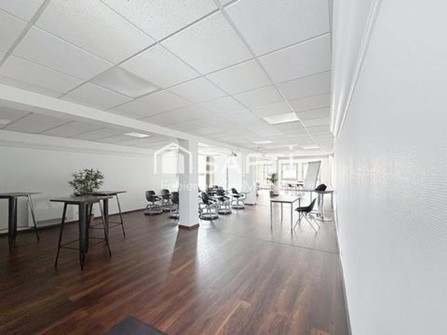 Local Commercial vente à Lons-le-Saunier, Lons-le-saunier