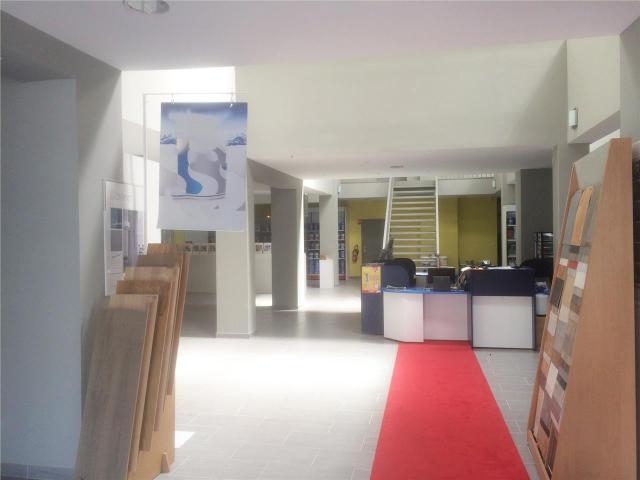 Bureau vente à Douai