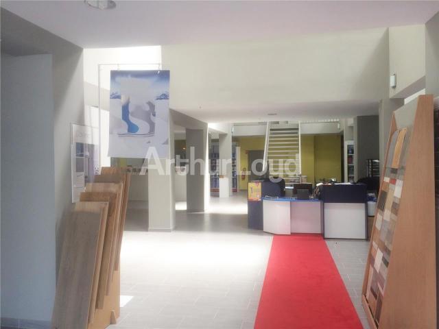Bureau vente à Douai