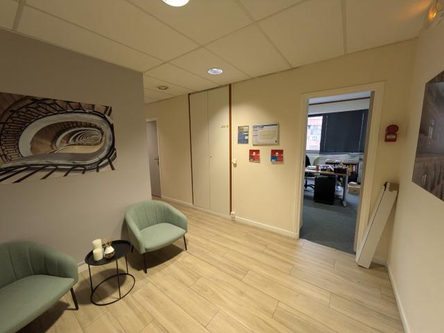 Bureau vente à Évry, Petit-bourg