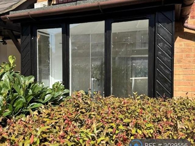 Apartment for rent in London Borough of Newham, Greater London