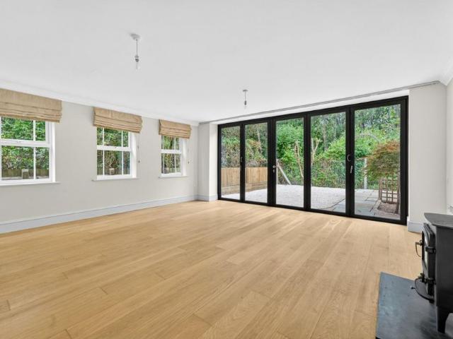 Townhouse for rent in The Slade, Oxfordshire