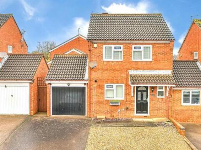 House for sale in Brambleside, Kettering