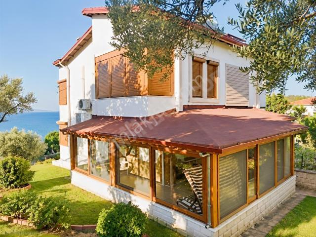 Burhaniye içerisinde satılık Villa