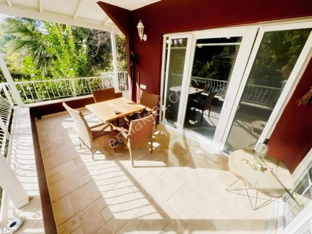 Burhaniye içerisinde satılık Villa