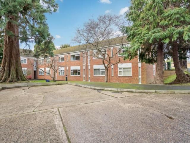 Apartment for rent in Pinner, Greater London