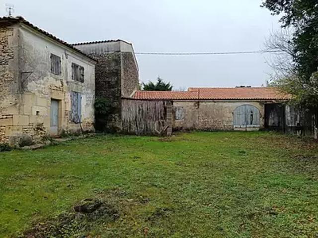 Maison vente à Saintes, Burie