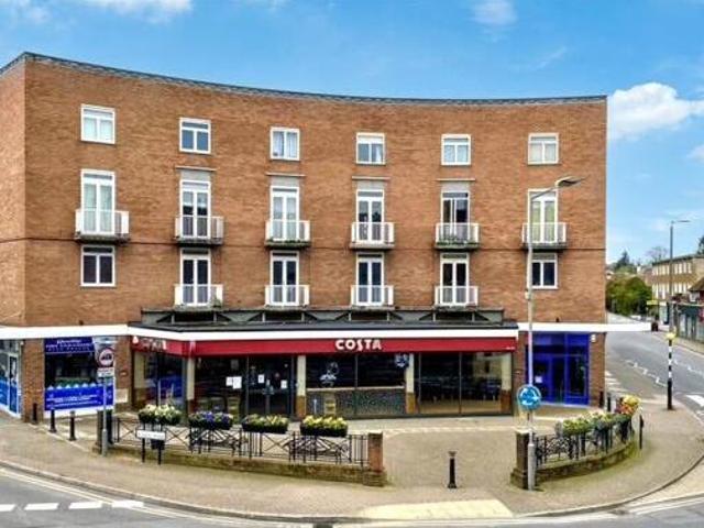House for sale in Beaconsfield, Knotty Green