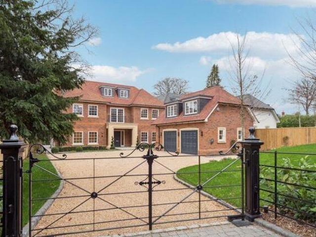 House for sale in Holtspur, Knotty Green