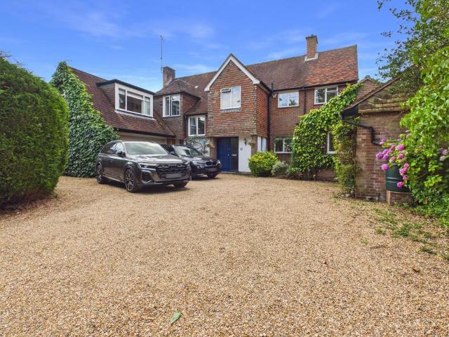 House for rent in Beaconsfield, Knotty Green