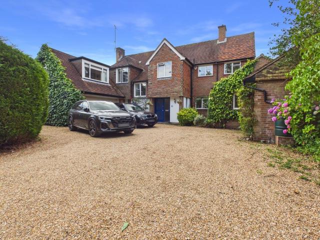 House for rent in Beaconsfield, Knotty Green
