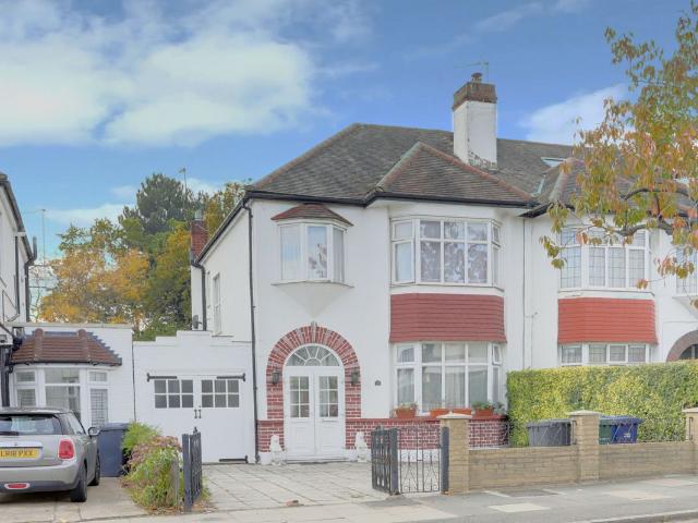 House for rent in Brunswick Park, Greater London