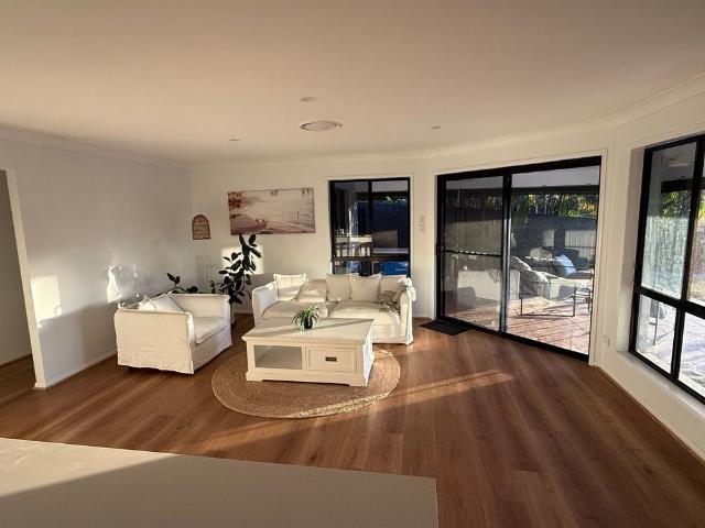 Room for rent in West Burleigh, Gold Coast City