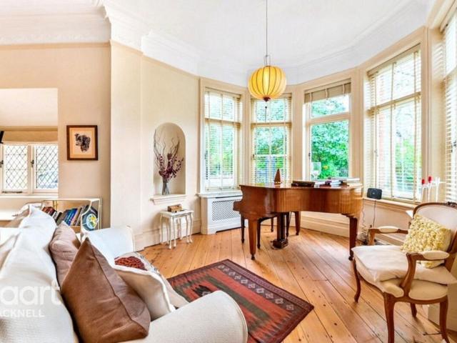 Apartment for rent in North Ascot, Ascot