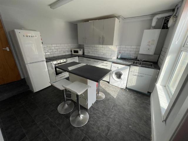 House for rent in Hyde Park, West Yorkshire