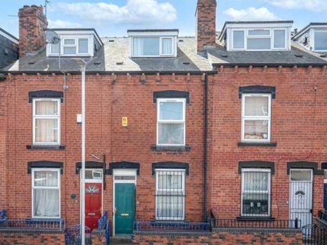 House for sale in Hyde Park, West Yorkshire
