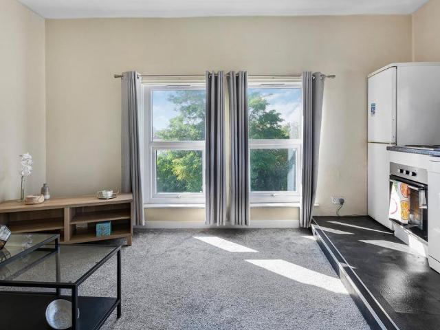 Apartment for rent in Hyde Park, Leeds