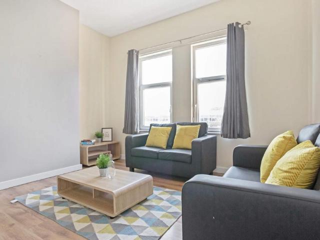Apartment for rent in Hyde Park, West Yorkshire