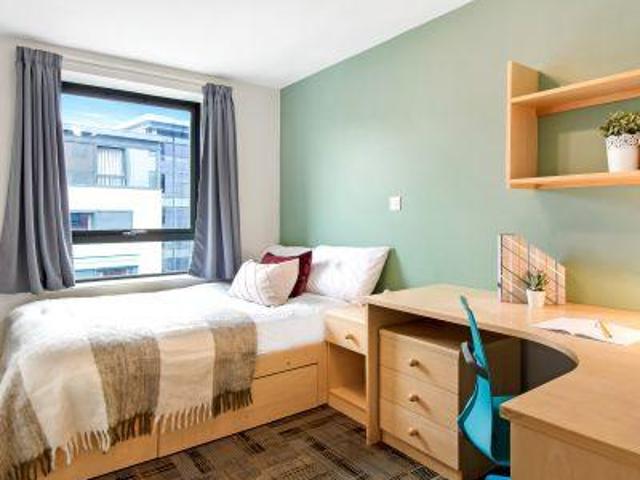 Apartment for rent in Hyde Park, West Yorkshire