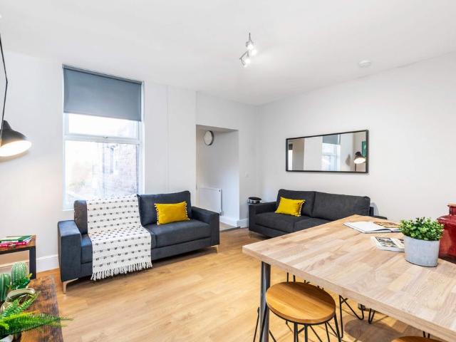House for rent in Hyde Park, West Yorkshire