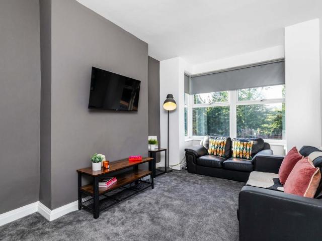 House for rent in Hyde Park, West Yorkshire
