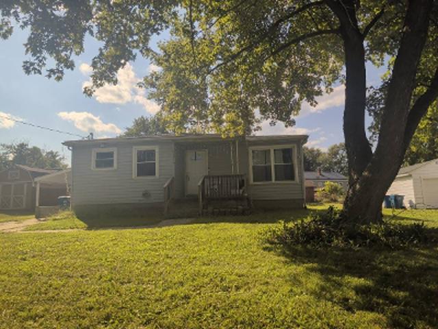 House for sale in Alton, Illinois