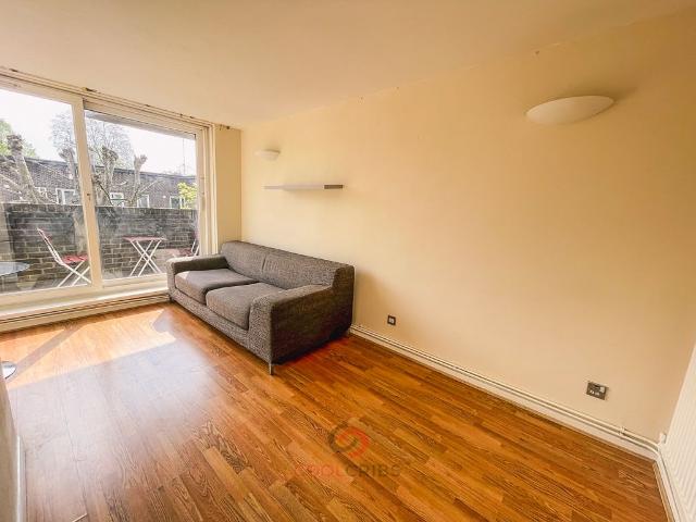 Apartment for rent in Maida Hill, Greater London