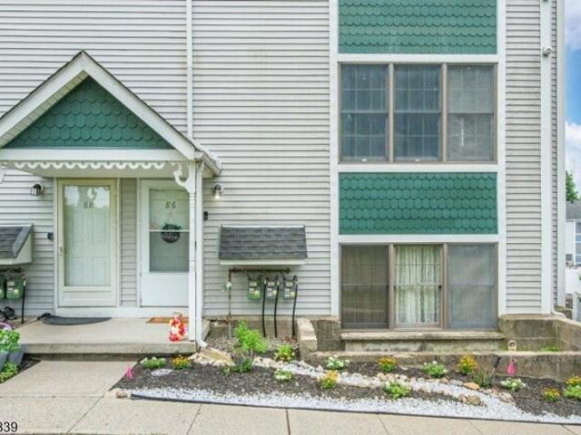 House for sale in Hamburg, New Jersey