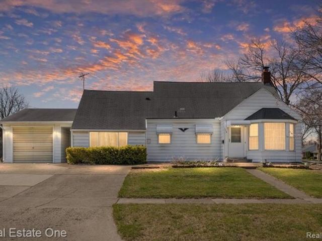 House for sale in Mount Clemens