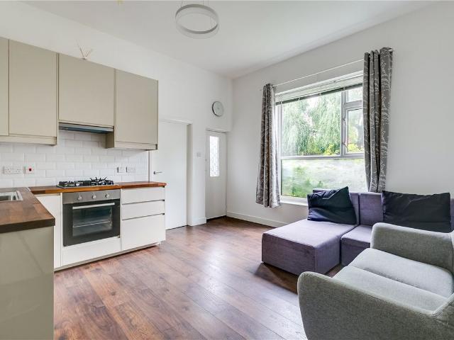 Apartment for rent in Grove Park, Greater London