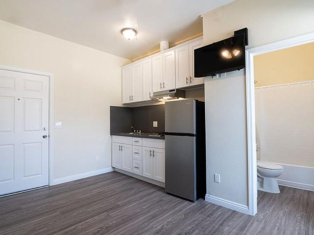 Apartment for rent in Canoga Park, California