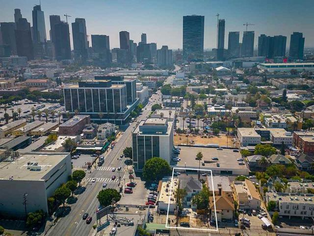 Apartment for rent in Canoga Park, California