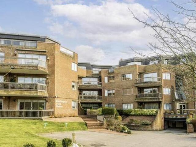 House for sale in Little Stanmore, Greater London
