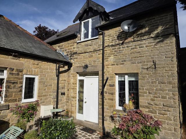 House for rent in Charlesworth, East Midlands
