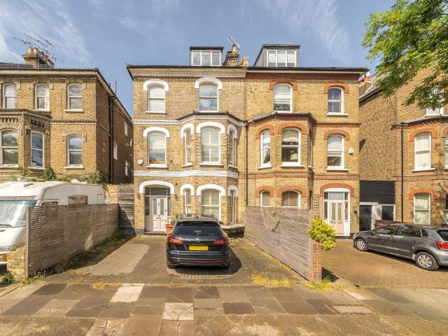 Apartment for rent in London Borough of Hounslow, Strand