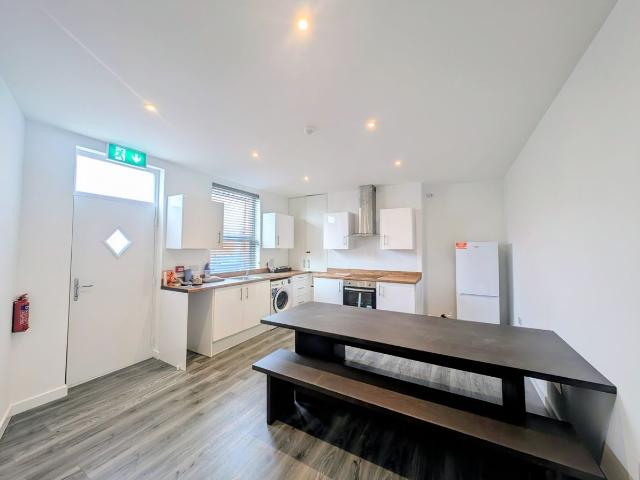 Room for rent in Beeston Hill, Leeds