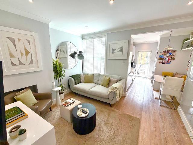 Apartment for rent in Hurlingham, Greater London