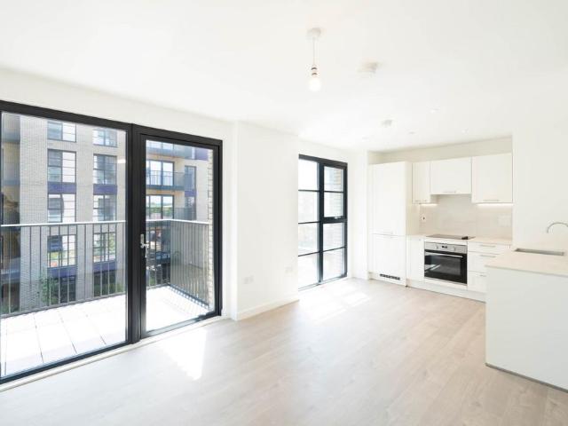 House for rent in Motspur Park, Greater London
