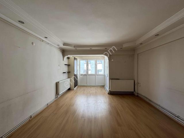 Karabağlar, İzmir içerisinde kiralık mülk
